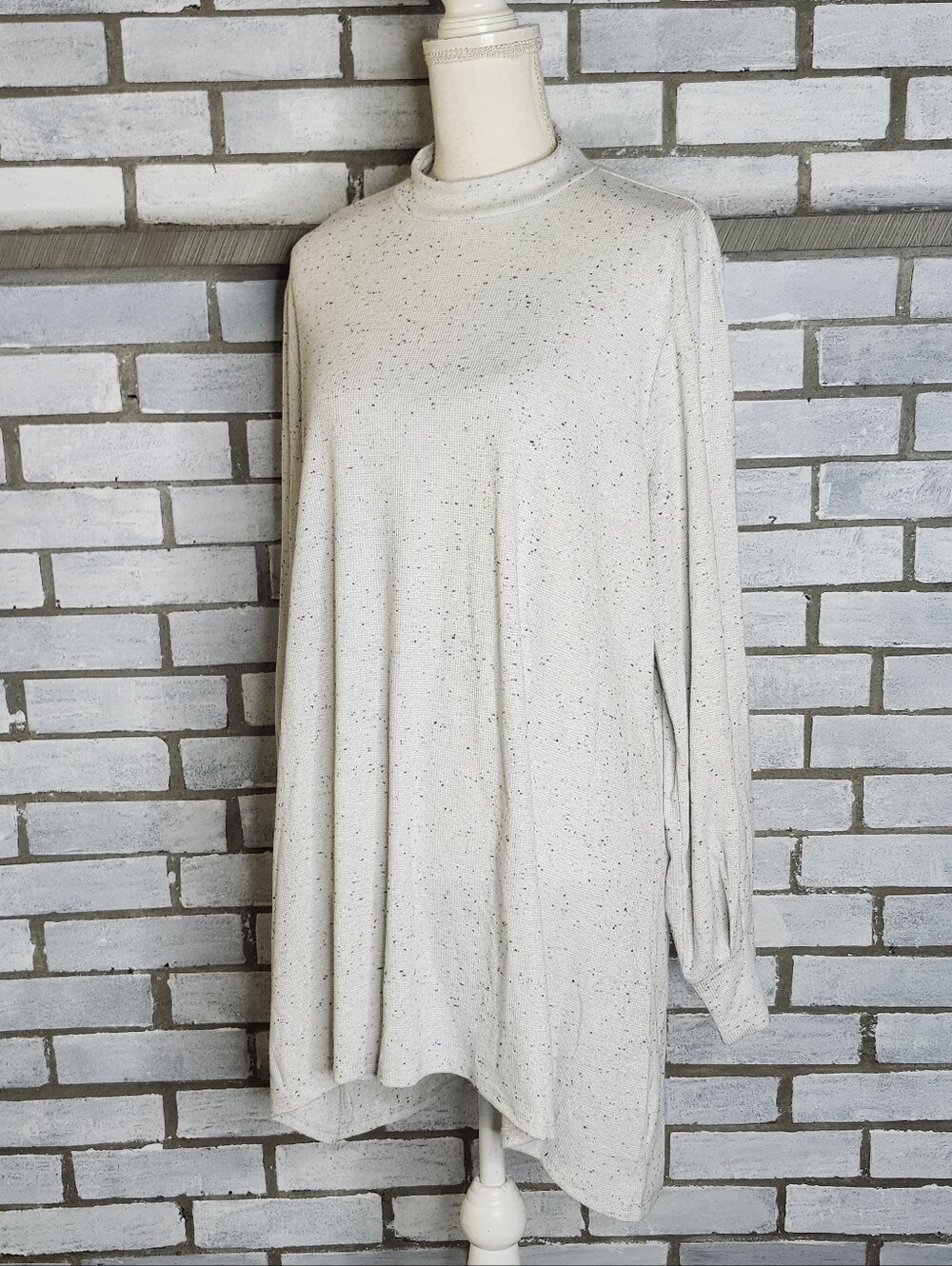 • Lane Bryant Women's Long Sleeve Mock Neck Waffle Knit Top Plus 18-20 Multi.